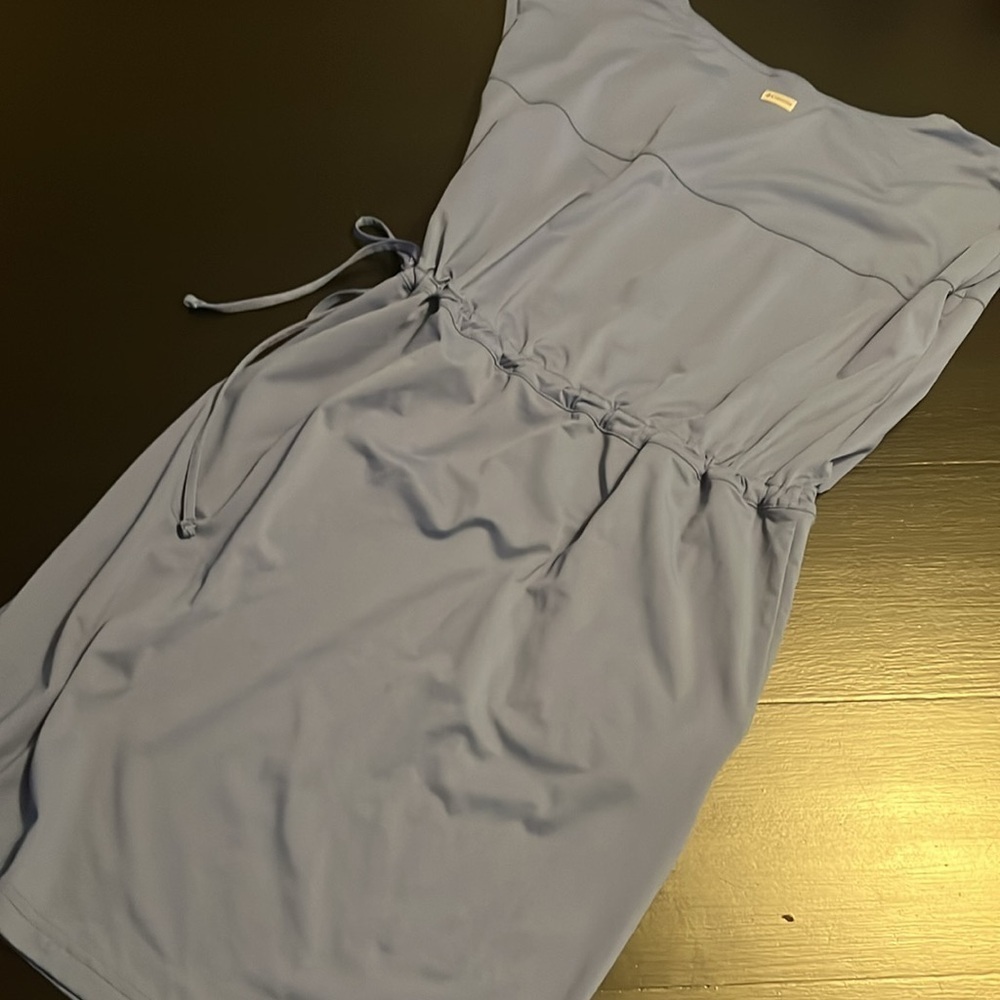 Columbia dress‎